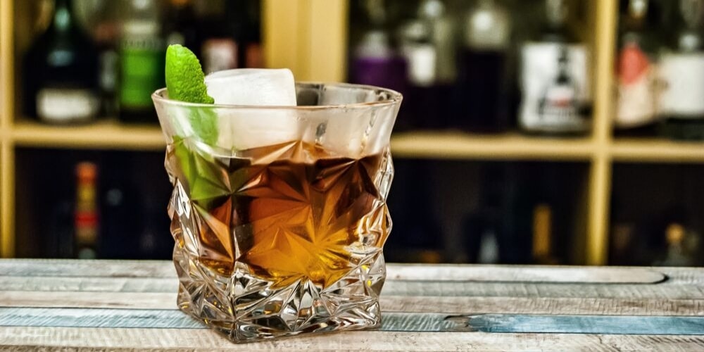 Old Fashioned, How to Drink Like James Bond, Winerist